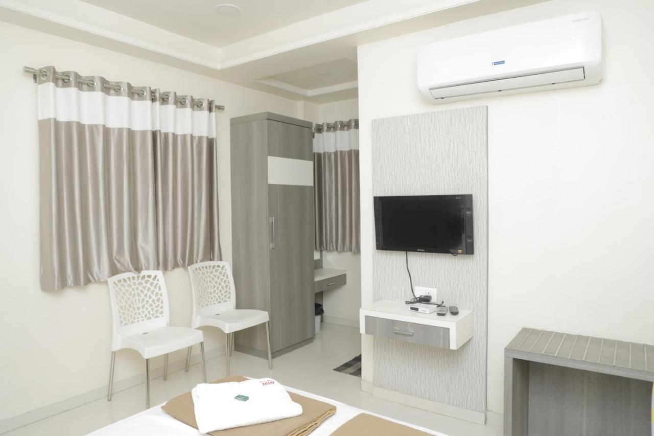 Chandrapur Hotel Lotus מראה חיצוני תמונה
