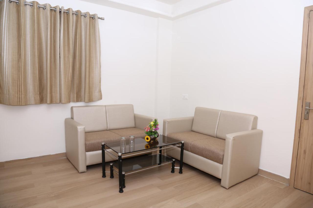 Chandrapur Hotel Lotus מראה חיצוני תמונה