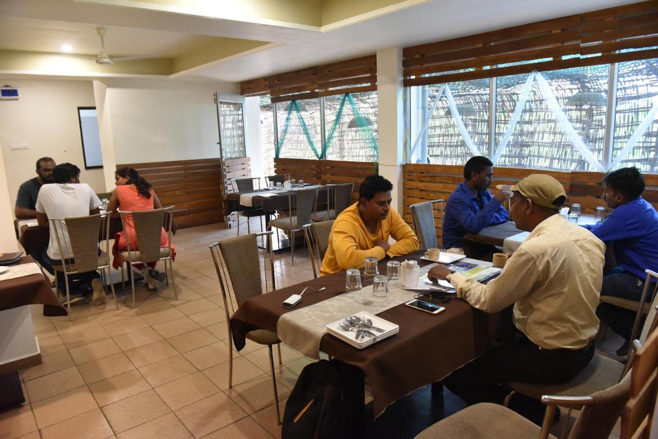 Chandrapur Hotel Lotus מראה חיצוני תמונה